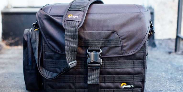 Review: LowePro ProTactic SH 200 AW Messenger-Style Camera Bag Review: LowePro ProTactic SH 200 AW Messenger-Style Camera Bag