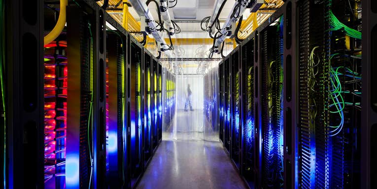 Connie Zhou’s Images Inside Google’s Massive Data Centers Connie Zhou’s Images Inside Google’s Massive Data Centers