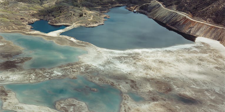David T. Hanson’s 1980s landscapes are a grim reminder of the world we’ve made David T. Hanson’s 1980s landscapes are a grim reminder of the world we’ve made