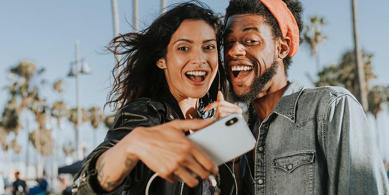 How to take better selfies in any situation How to take better selfies in any situation