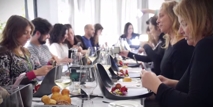 Foodography Dinner Workshops Aim to Teach Perfect Instagram Food Photography Foodography Dinner Workshops Aim to Teach Perfect Instagram Food Photography